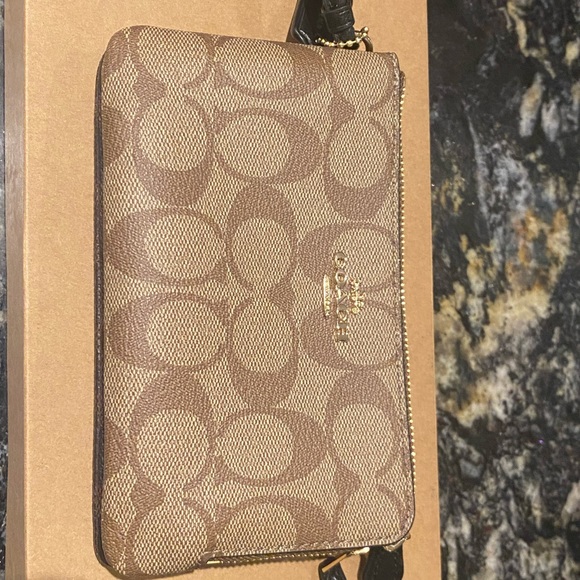 Coach Wallet - Picture 9 of 10